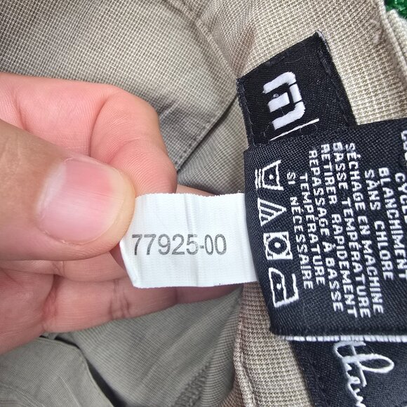 Travis Mathew Shorts Men 40 Beige Chino Flat Front Beach Preppy Golf Performance - Picture 8 of 10